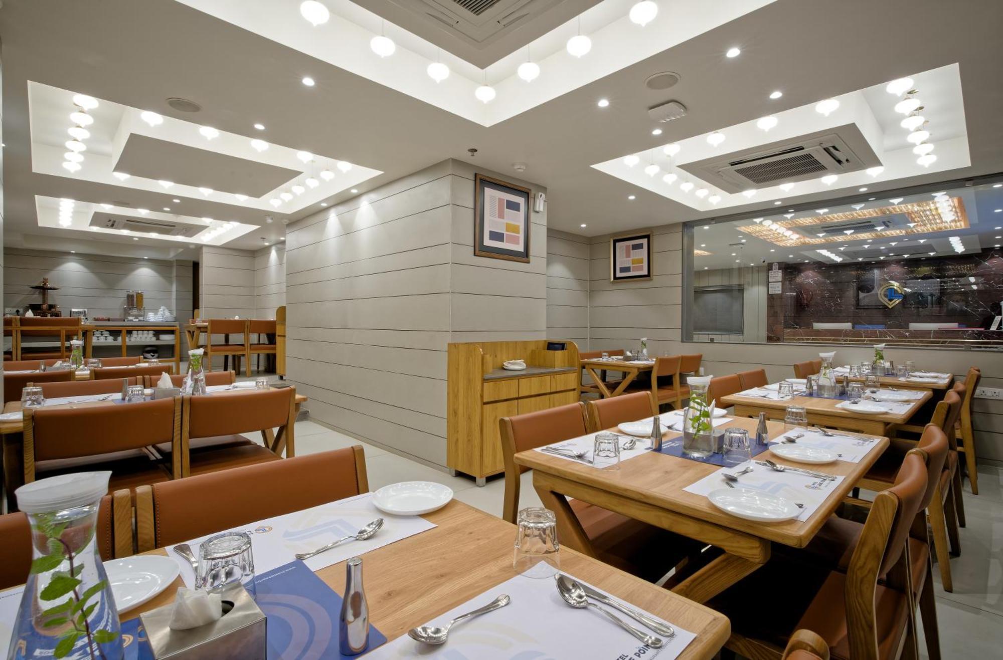 Hotel Lake Point Ahmedabad Exterior foto