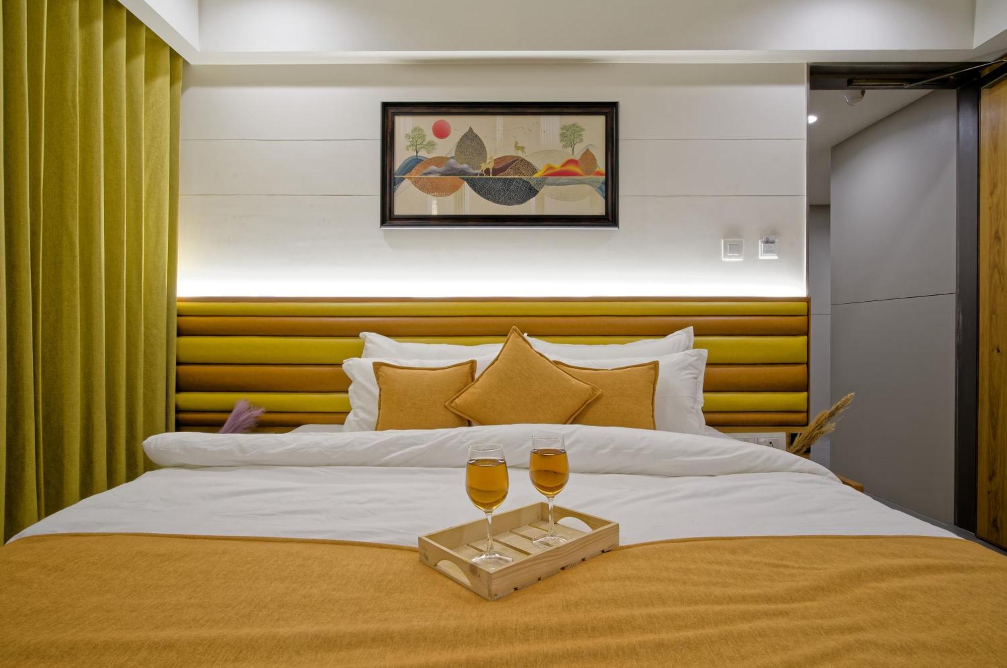 Hotel Lake Point Ahmedabad Exterior foto