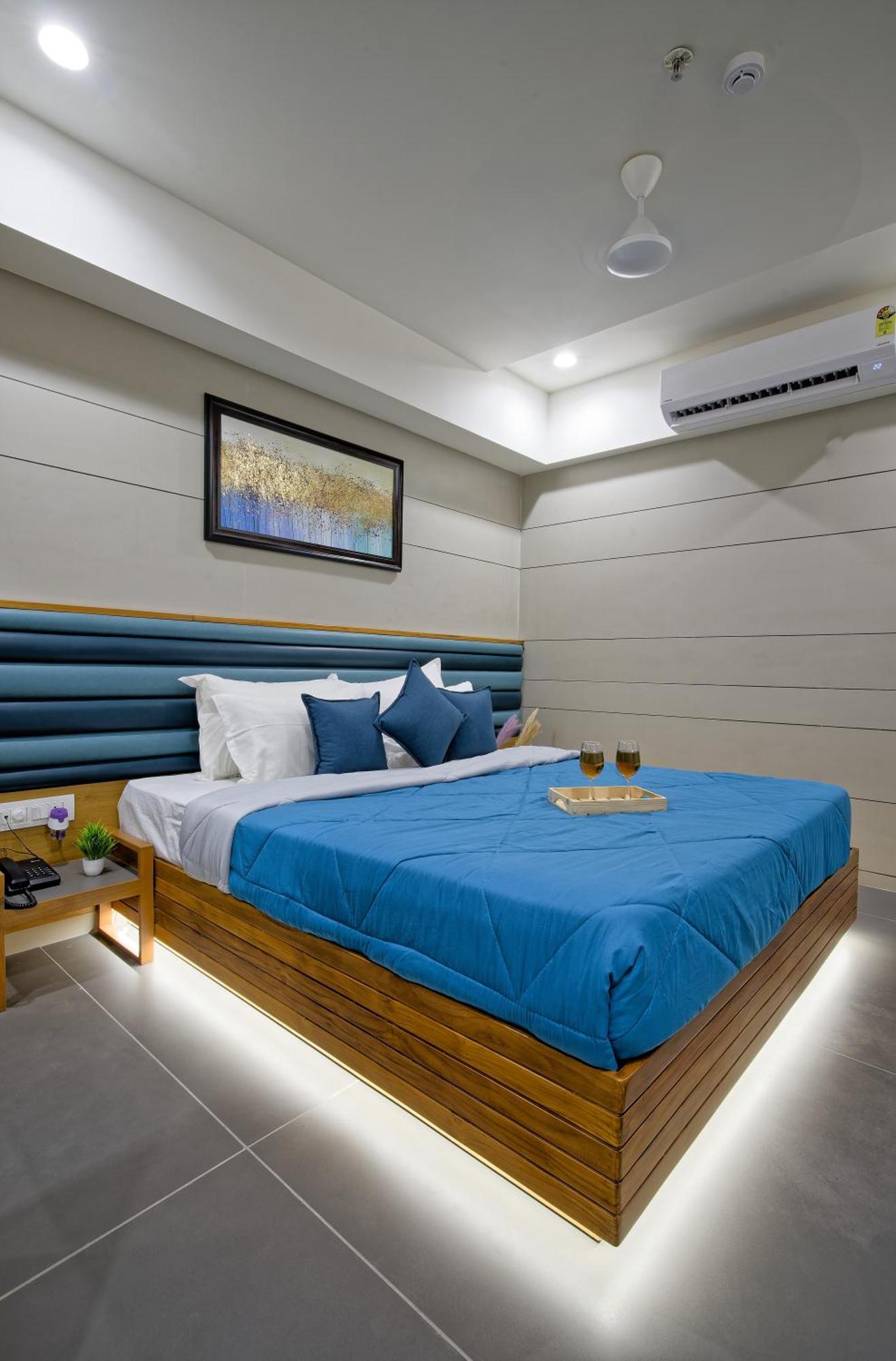 Hotel Lake Point Ahmedabad Exterior foto